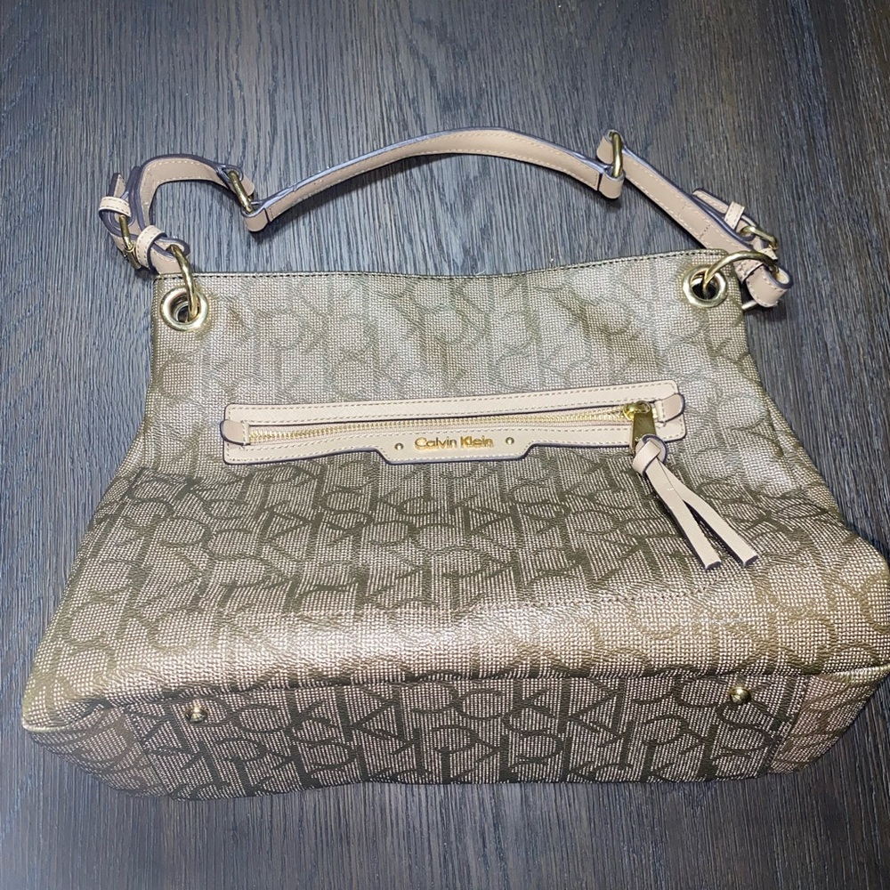 Calvin Klein Tan Shoulder Bag with Signature Style